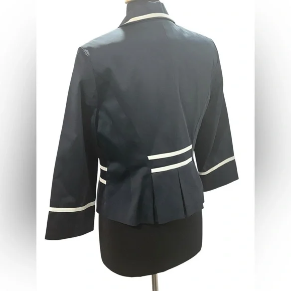 Sharagano’s Women’s Navy Blue Blazer w/ White Trim-size 12 - Picture 9 of 11